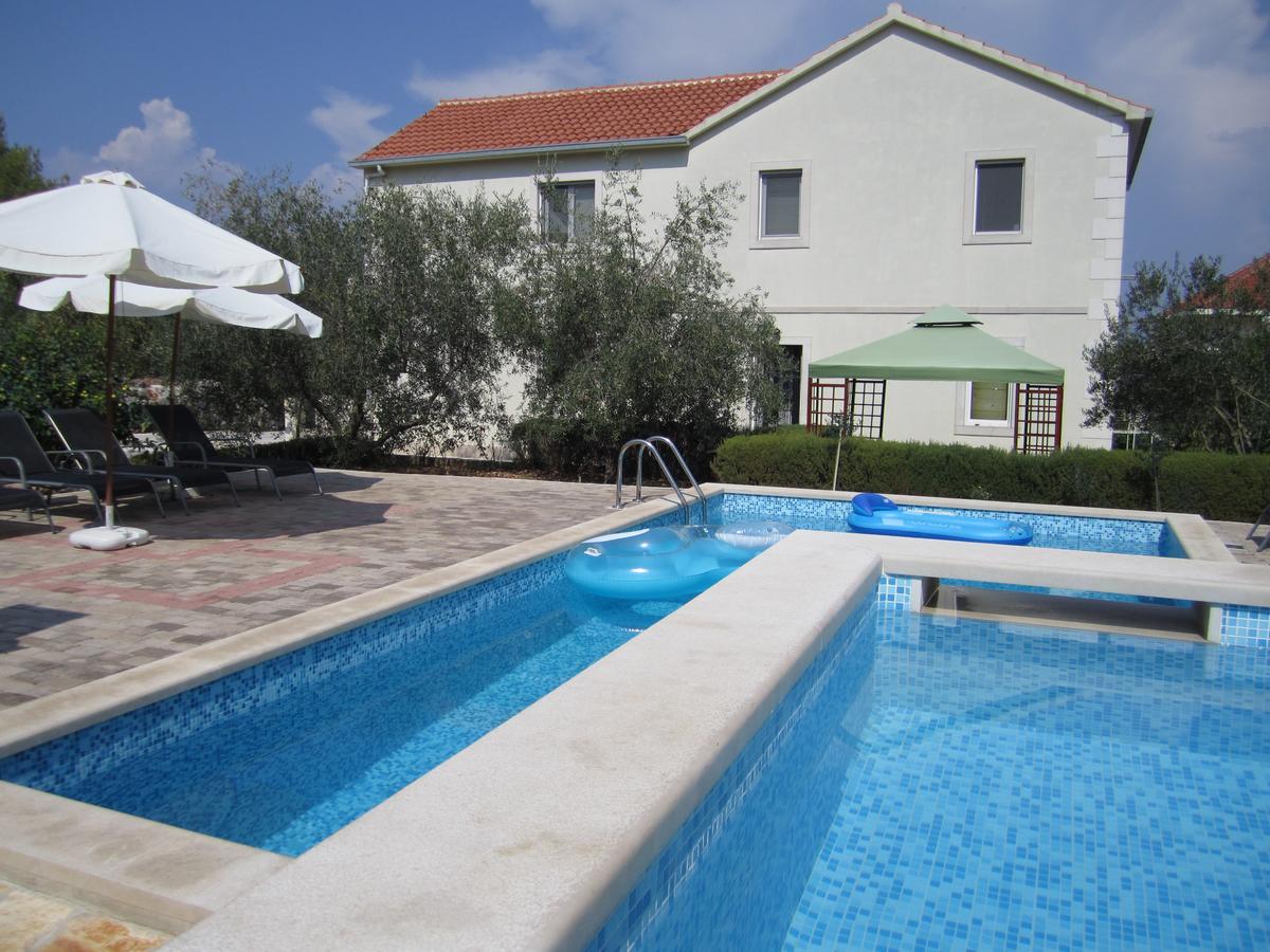 Apartments Nives Супетар Екстер'єр фото
